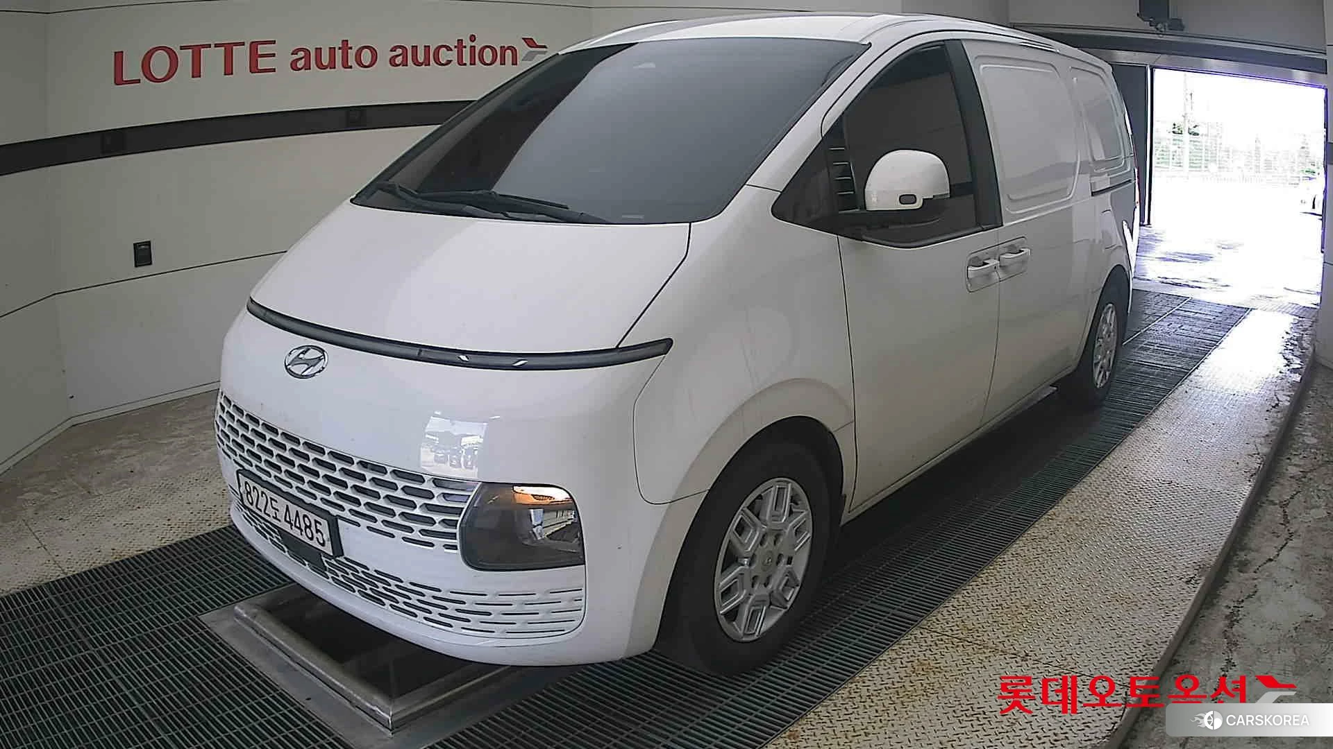 Hyundai Staria 2022 Белый из Кореи, фото 5