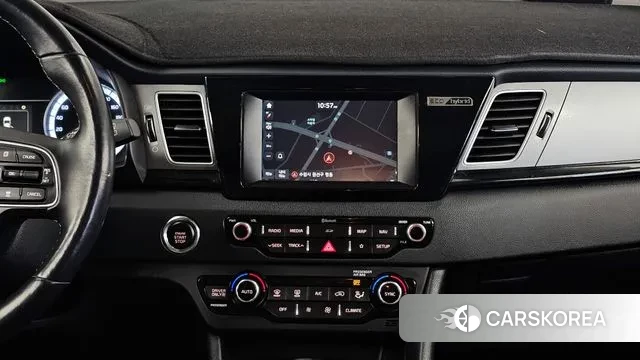 Kia Niro 2018 Белый из Кореи, фото 5