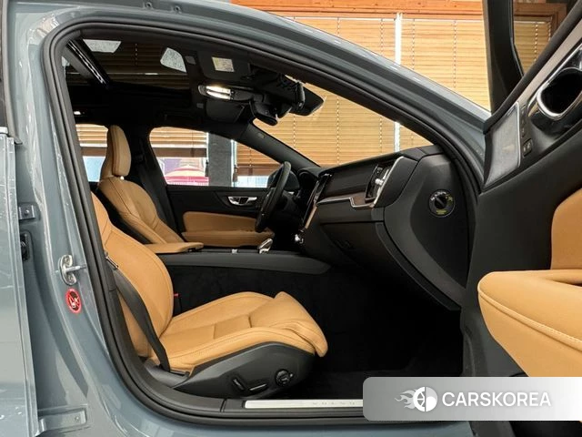 Volvo S60 3rd generation 2023 Небесно-голубой из Кореи, фото 5