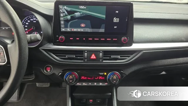 Kia The New K3 2nd generation 2022 Белый из Кореи, фото 5