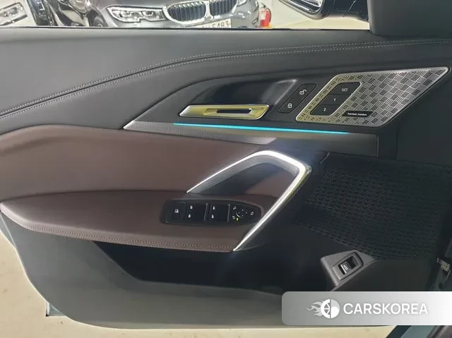 BMW iX1 (U11) 2024 Светло-зеленый из Кореи, фото 5