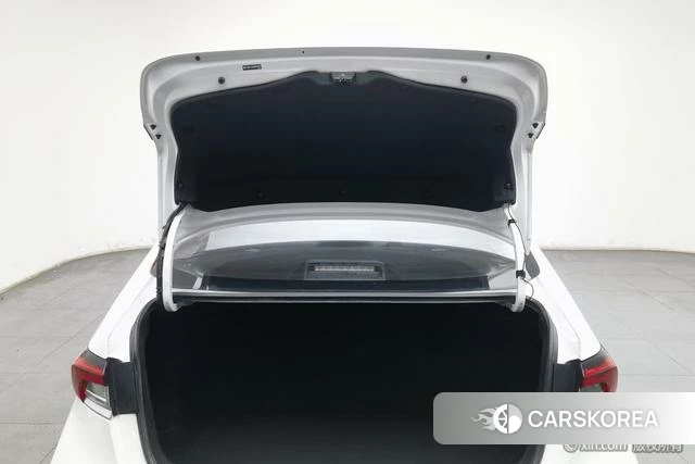 Toyota Corolla 2023 Белый из Китая, фото 5