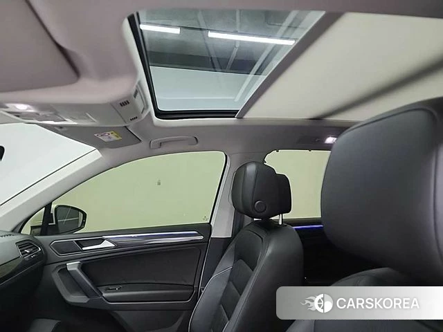 Volkswagen Tiguan second Generation 2022 Белый из Кореи, фото 5