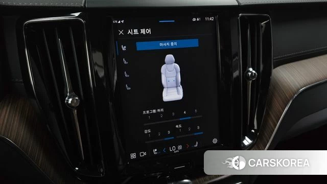 Volvo XC60 second Generation 2021 Белый из Кореи, фото 5