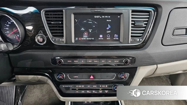 Kia The New Carnival 2018 Серебряный из Кореи, фото 5