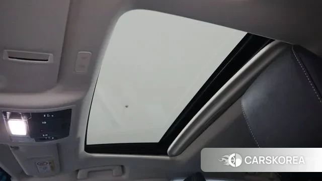 Lexus ES300h 7th generation 2025 Серебристо-серый из Кореи, фото 5