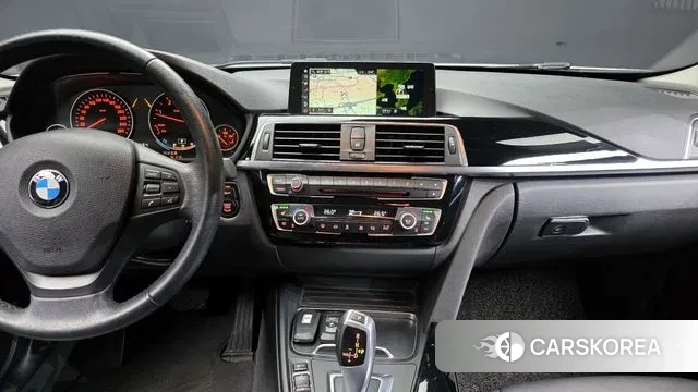 BMW 3 Series (F30) 2018 Белый из Кореи, фото 5