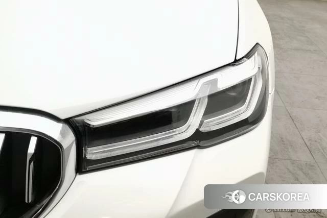 BMW 5 series (imported) 2023 Белый из Китая, фото 5