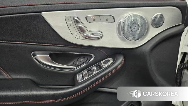 Mercedes-Benz C-Class W205 2019 Белый из Кореи, фото 5