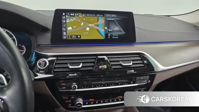 BMW 5 Series (G30) 2018 Белый из Кореи, фото 5