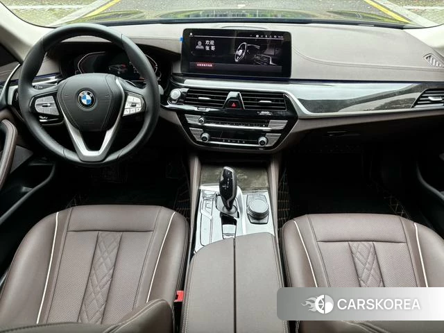 BMW 5 series 2023 Черный из Китая, фото 5