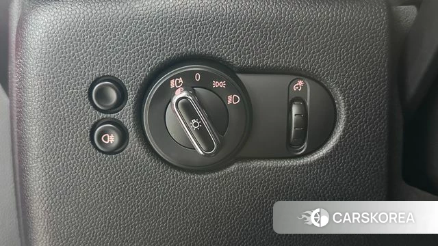Mini Cooper 2023 Красный из Кореи, фото 5
