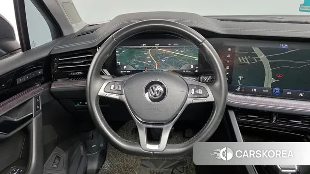 Volkswagen Touareg 3rd generation 2020 Черный из Кореи, фото 5