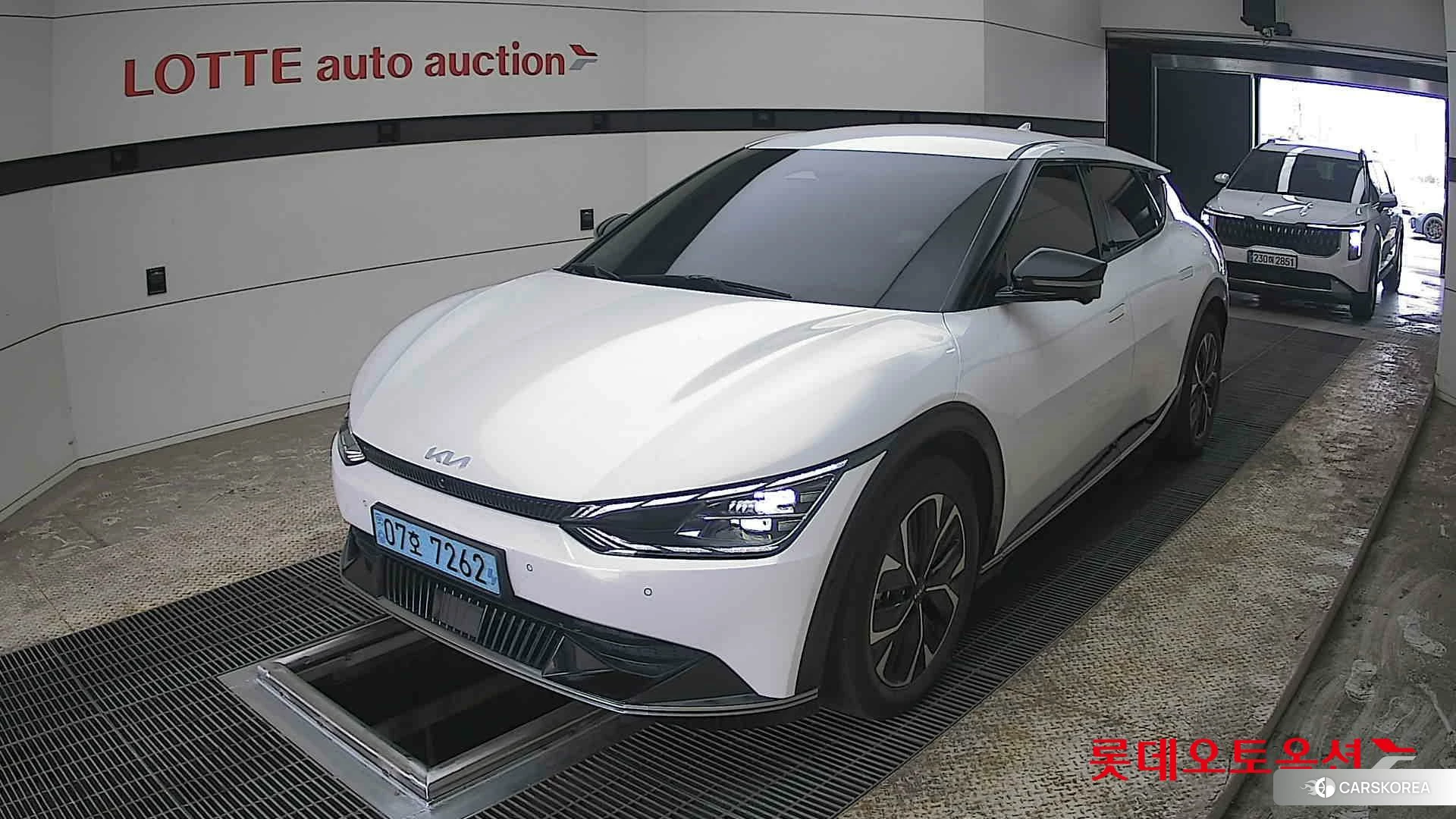 Kia EV6 2022 Snow White Pearl из Кореи, фото 5