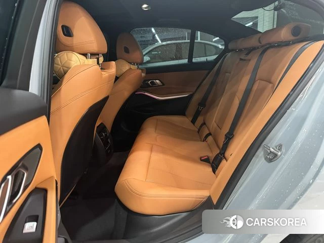 BMW 3 Series (G20) 2024 Светло-серебряный цвет из Кореи, фото 5