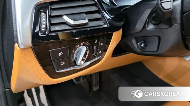 BMW 5 Series (G30) 2018 Небесно-голубой из Кореи, фото 5