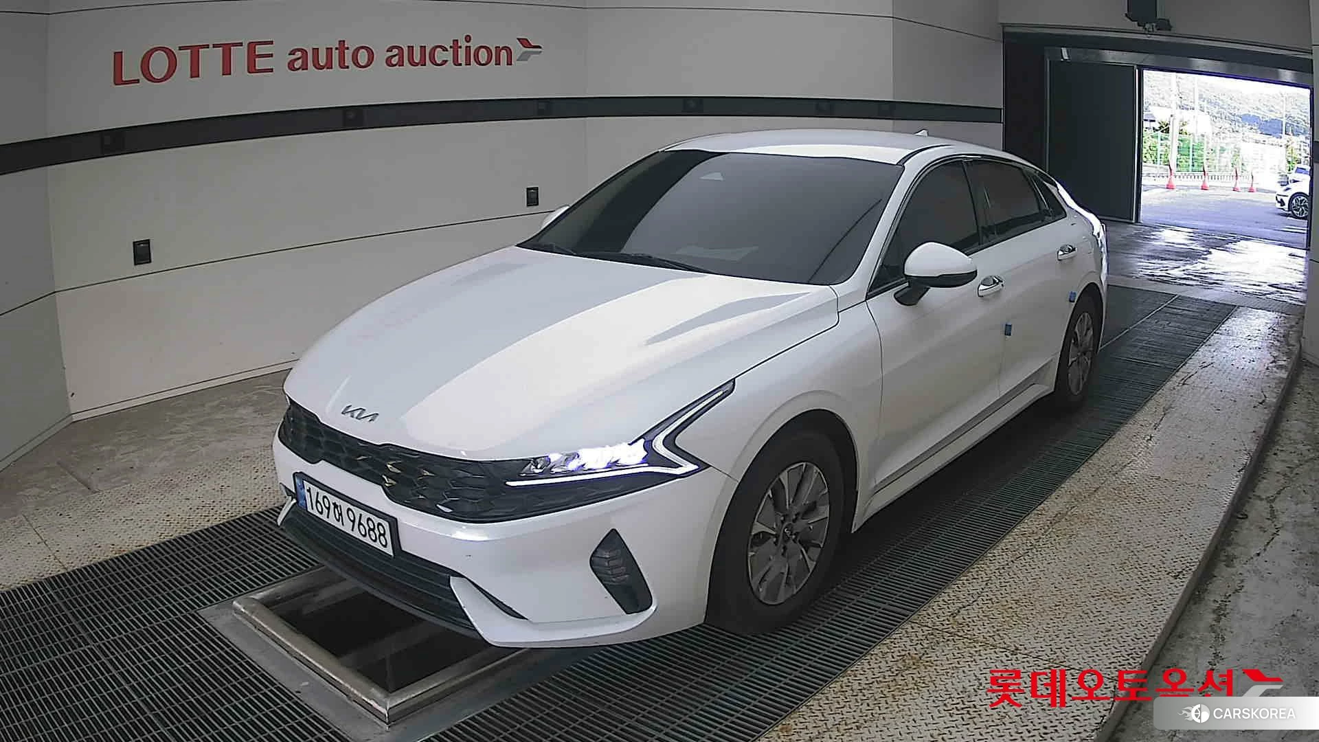 Kia K5 Hybrid 2023 Snow White Pearl (optional) из Кореи, фото 5