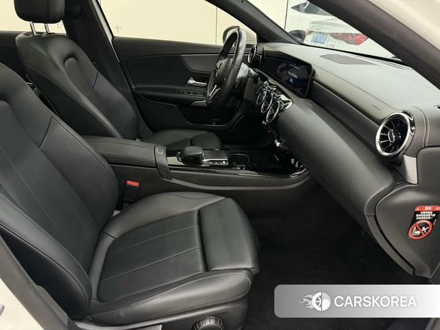 Mercedes-Benz Class A 2022 Белый из Китая, фото 5