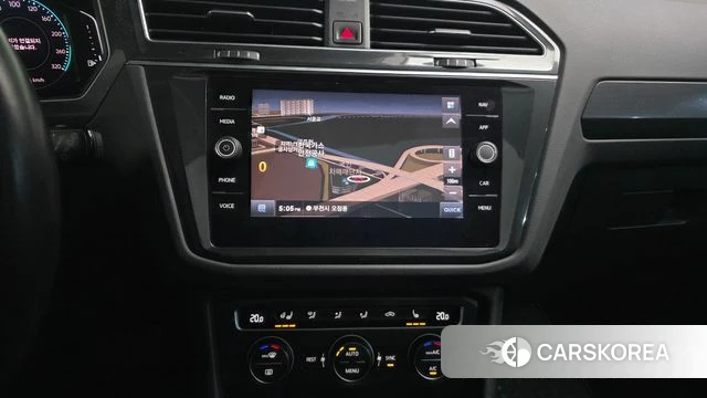 Volkswagen Tiguan second Generation 2020 Белый из Кореи, фото 5