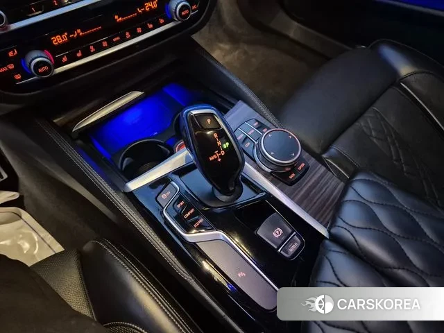 BMW 5 Series (G30) 2018 Синий из Кореи, фото 5