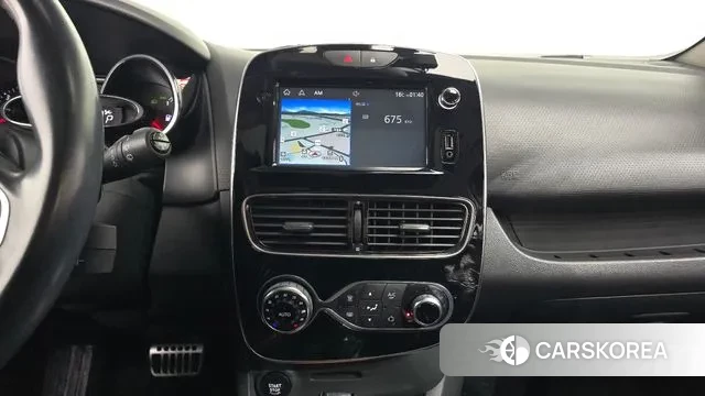 Renault Korea (Samsung) Clio 2018 Красный из Кореи, фото 5