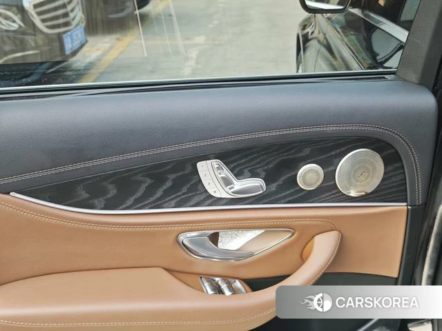 Mercedes-Benz E-class 2022 Черный из Китая, фото 5
