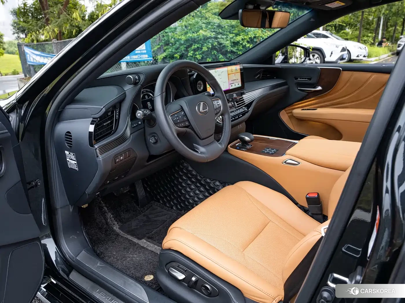 Lexus LS 2023 Черный из Китая, фото 5