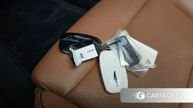 Genesis GV70 2024 Белый из Кореи, фото 5