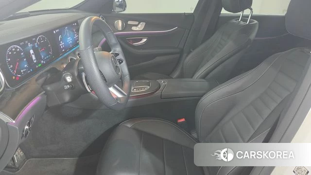 Mercedes-Benz E-Class W213 2022 Белый из Кореи, фото 5