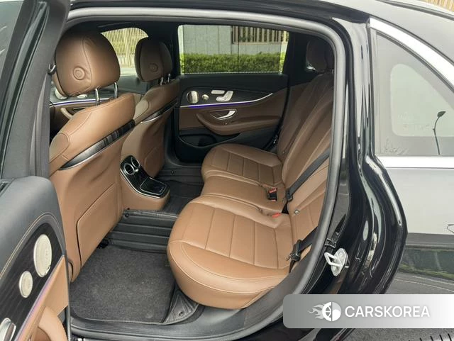 Mercedes-Benz E-class 2022 Черный из Китая, фото 5