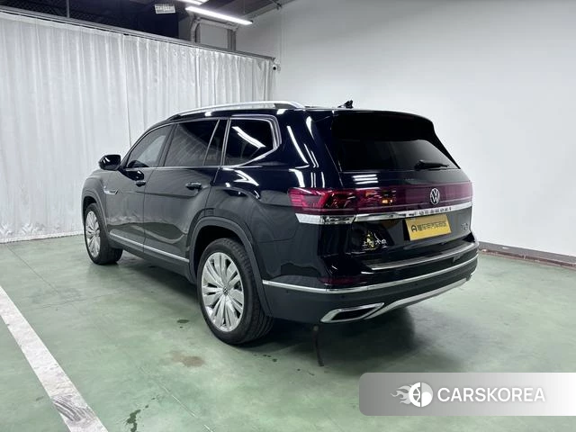 Volkswagen Tourang 2023 Черный из Китая, фото 5