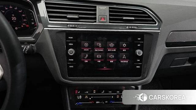 Volkswagen Tiguan second Generation 2023 Белый из Кореи, фото 5
