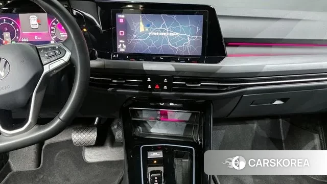 Volkswagen Golf 8th Generation 2024 Серебристо-серый из Кореи, фото 5