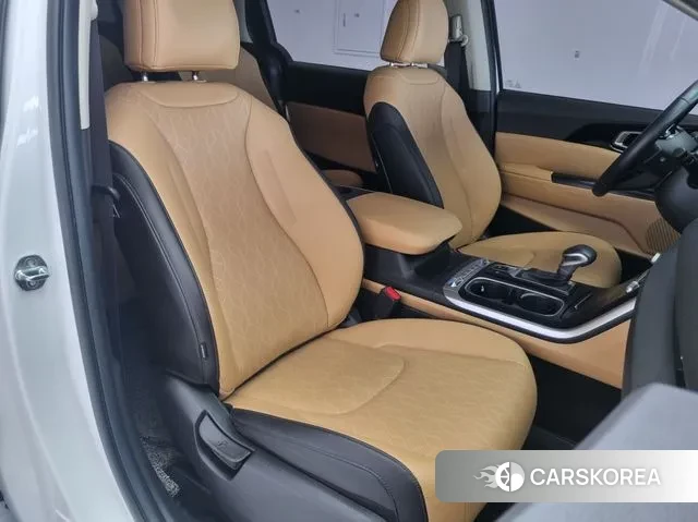 Kia Carnival 4th generation 2023 Белый из Кореи, фото 5