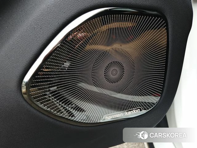 Volvo S60 3rd generation 2023 Белый из Кореи, фото 5