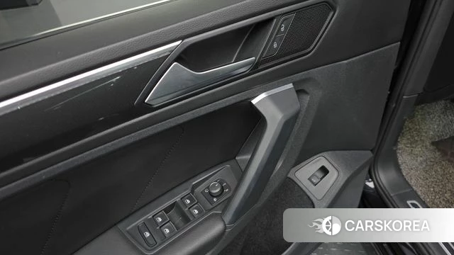 Volkswagen Tiguan second Generation 2020 Черный из Кореи, фото 5