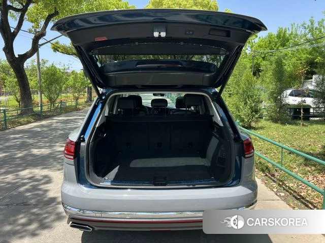 Volkswagen Touareg 2019 Синий из Китая, фото 5