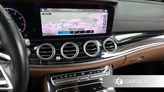 Mercedes-Benz E-Class W213 2021 Белый из Кореи, фото 5