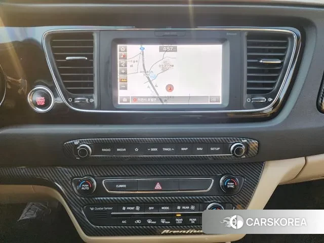 Kia The New Carnival 2018 Белый из Кореи, фото 5