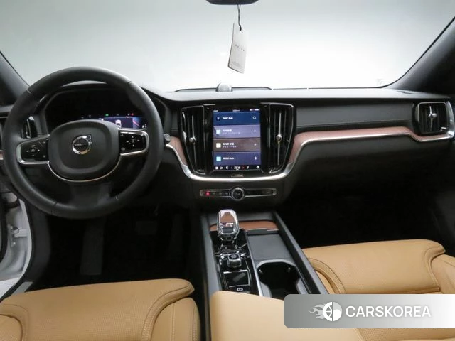 Volvo V60 Cross-Country 2nd Generation 2025 Белый из Кореи, фото 5