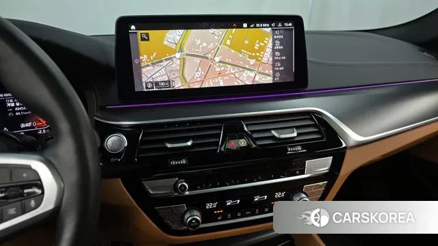 BMW 5 Series (G30) 2023 Белый из Кореи, фото 5