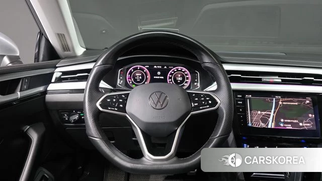 Volkswagen Arteon 2023 Белый из Кореи, фото 5