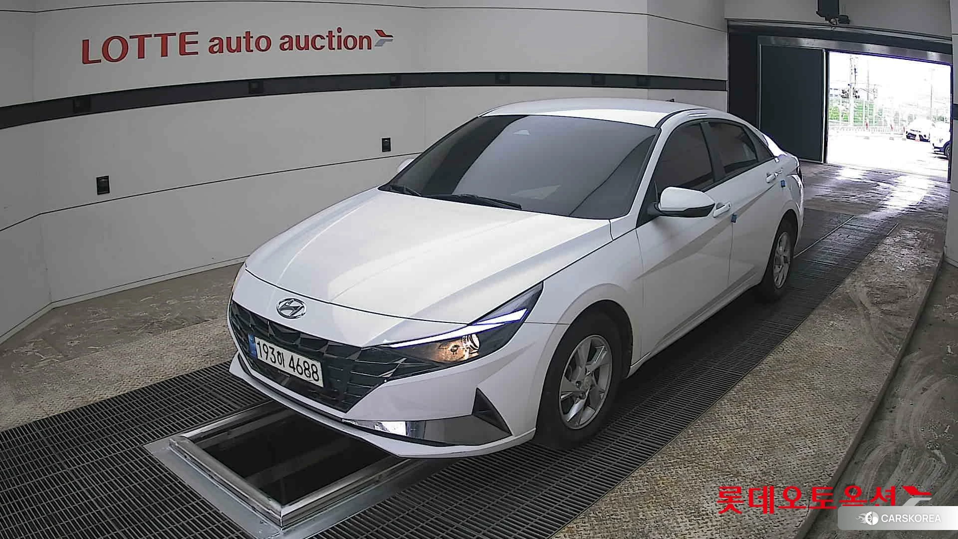 Hyundai Avante 2022 Polar White из Кореи, фото 5