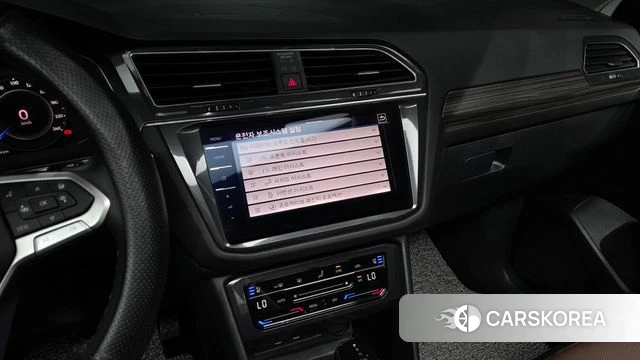 Volkswagen Tiguan Allspace 2023 Белый из Кореи, фото 5