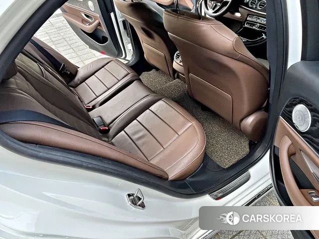 Mercedes-Benz E-Class W213 2018 Белый из Кореи, фото 5