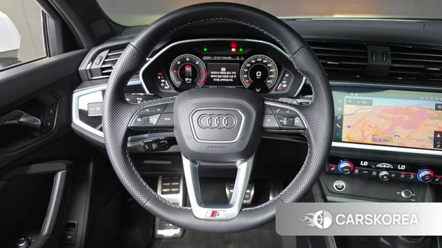 Audi Q3 (F3) 2022 Белый из Кореи, фото 5