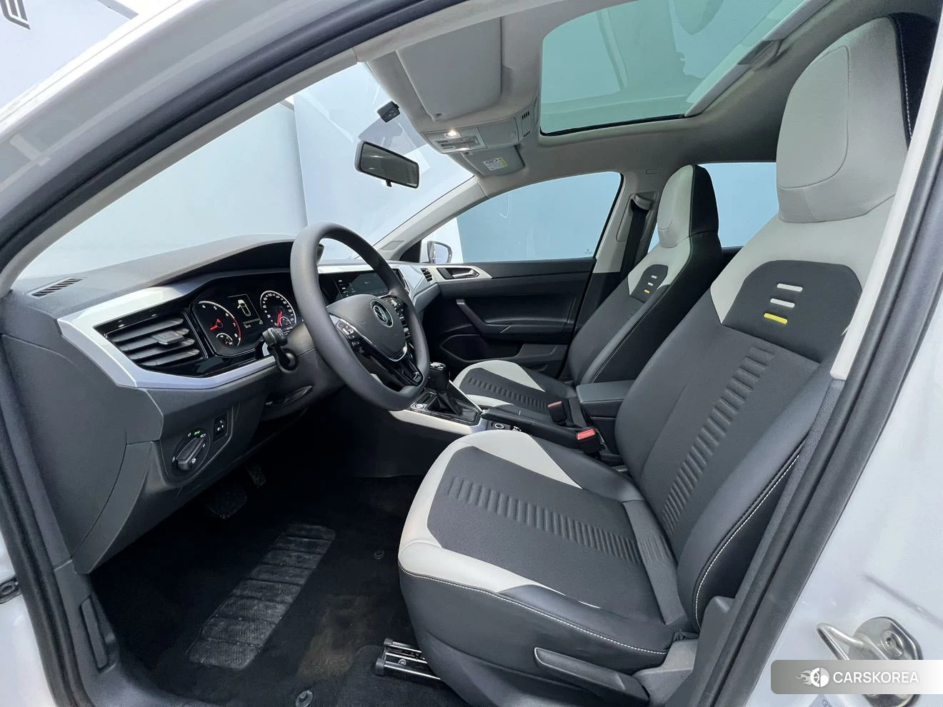 Volkswagen Polo 2021 Белый из Китая, фото 5