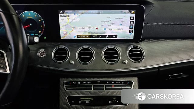 Mercedes-Benz E-Class W213 2023 Черный из Кореи, фото 5