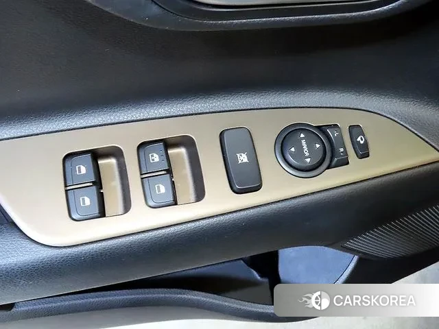 Kia Stonic 2018 Синий из Кореи, фото 5