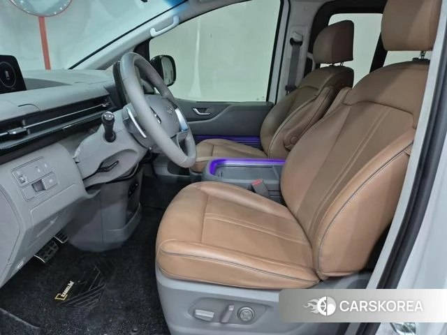 Hyundai Staria 2022 Белый из Кореи, фото 5